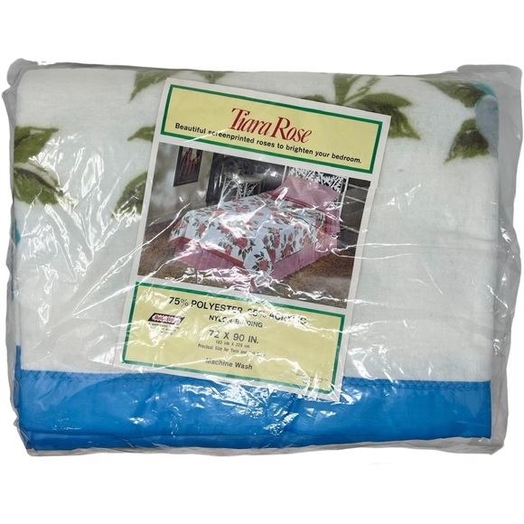 NWT Tiara Rose Vintage Blue Rose Printed Blanket Fits Twin and Full Cottagecore